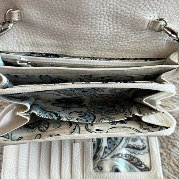 Brighton Crossbody - Picture 3 of 4